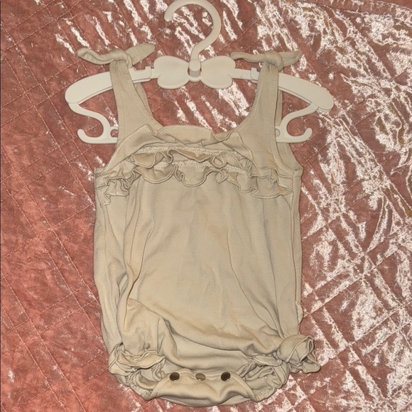 Ruffled Cream Bodysuit​ - Picture 3 of 6